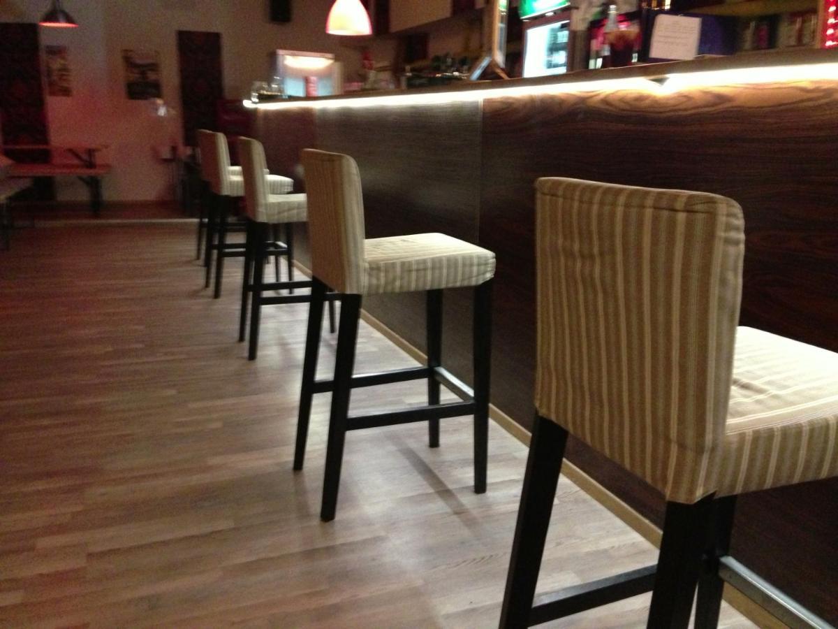 Whole Basement Former Pub For Stag Do, Bachelor House Party Flat บูดาเปสต์ ภายนอก รูปภาพ
