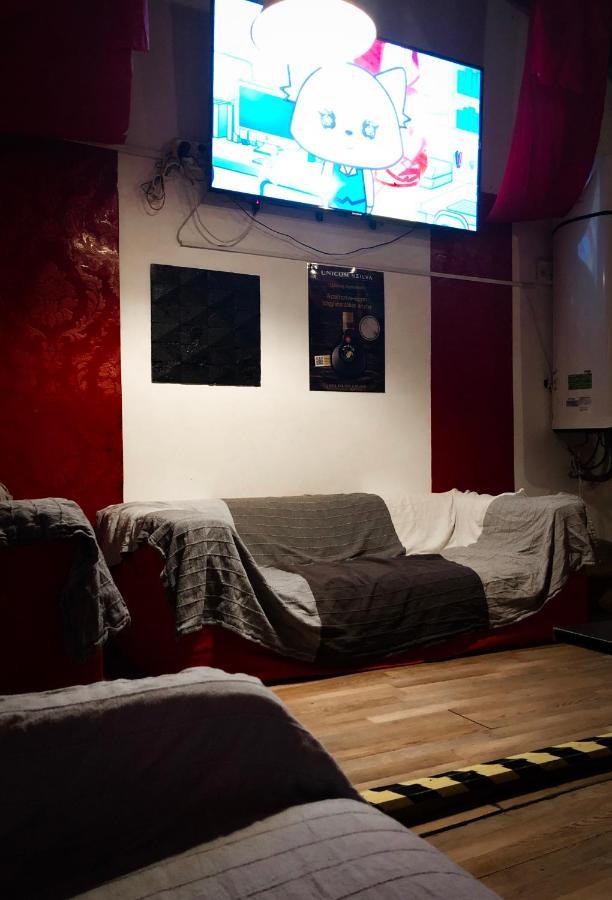 Whole Basement Former Pub For Stag Do, Bachelor House Party Flat บูดาเปสต์ ภายนอก รูปภาพ