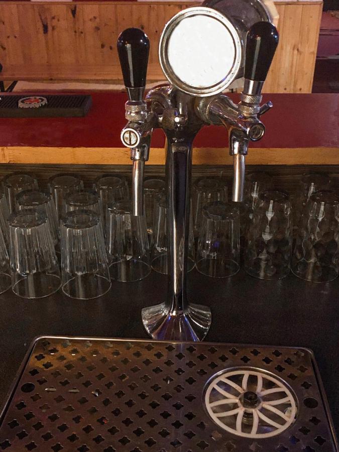 Whole Basement Former Pub For Stag Do, Bachelor House Party Flat บูดาเปสต์ ภายนอก รูปภาพ