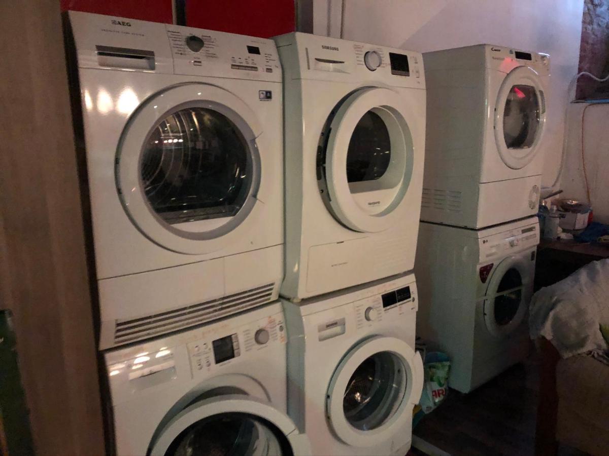 Whole Basement Former Pub For Stag Do, Bachelor House Party Flat บูดาเปสต์ ภายนอก รูปภาพ