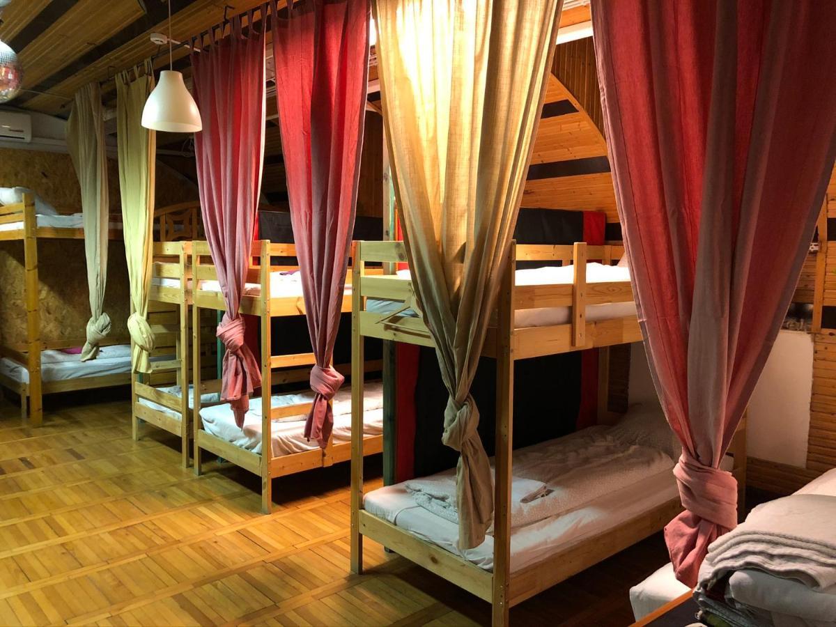 Whole Basement Former Pub For Stag Do, Bachelor House Party Flat บูดาเปสต์ ภายนอก รูปภาพ