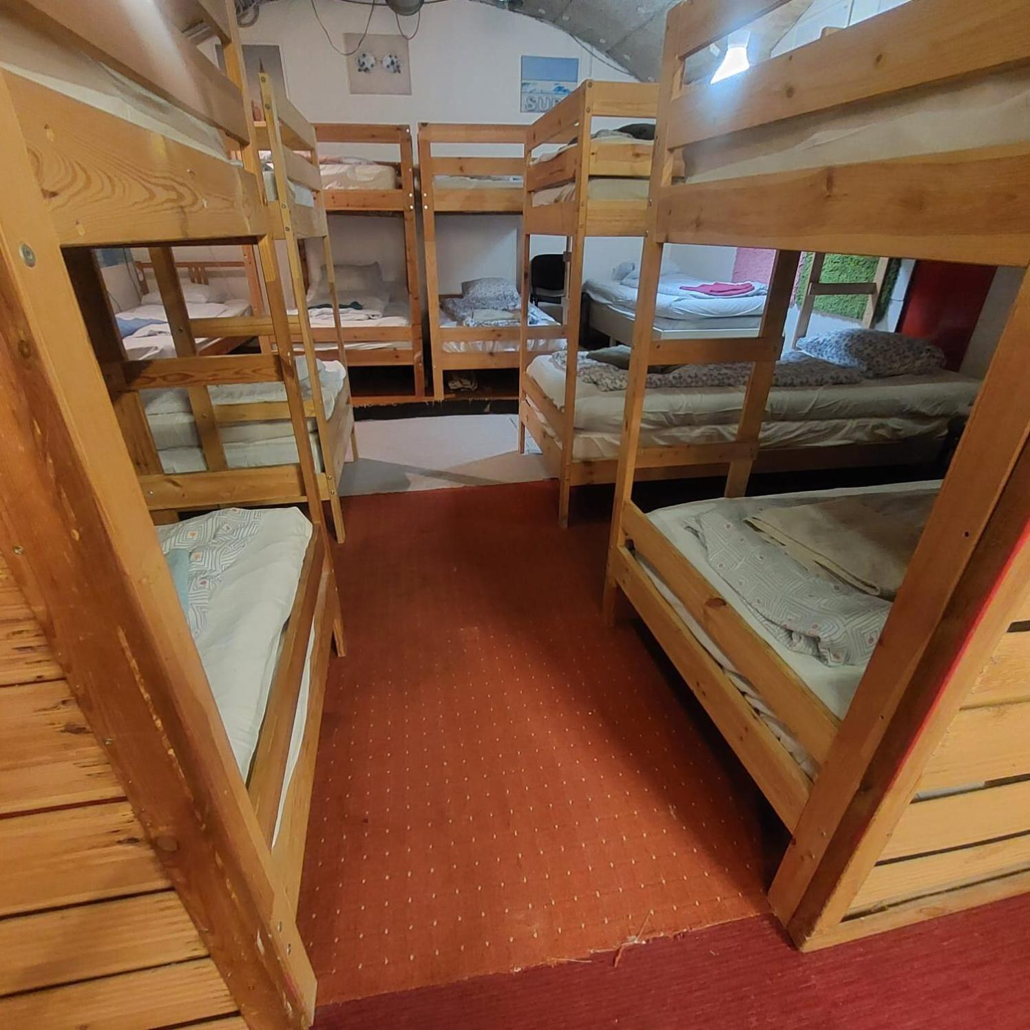 Whole Basement Former Pub For Stag Do, Bachelor House Party Flat บูดาเปสต์ ภายนอก รูปภาพ