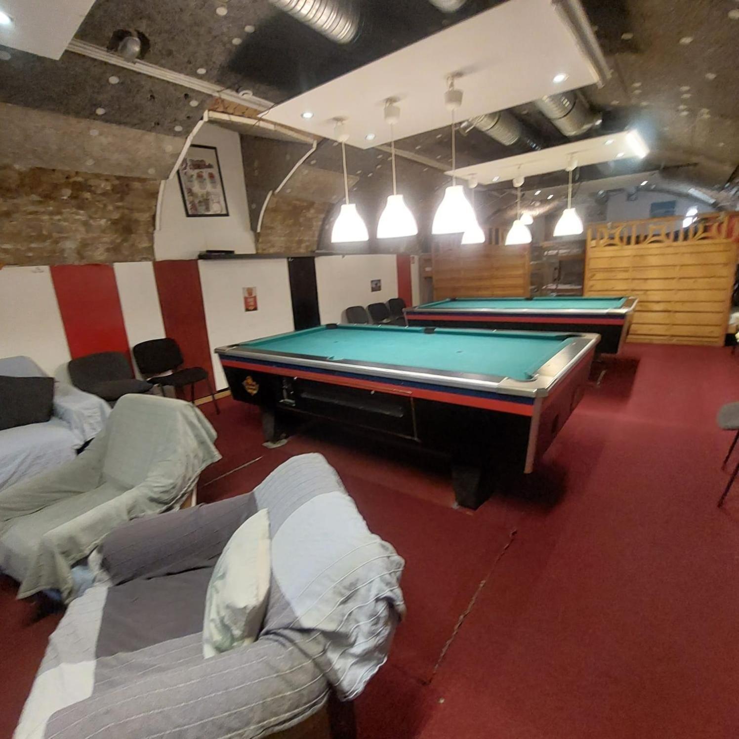 Whole Basement Former Pub For Stag Do, Bachelor House Party Flat บูดาเปสต์ ภายนอก รูปภาพ